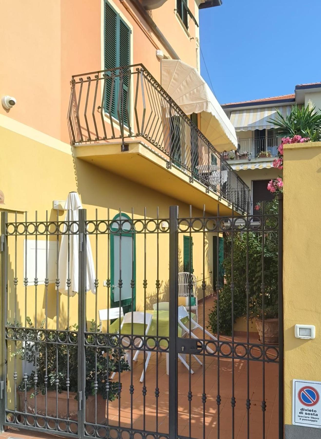 Apartament Bistrot Del Mare Santo Stefano al Mare Zewnętrze zdjęcie